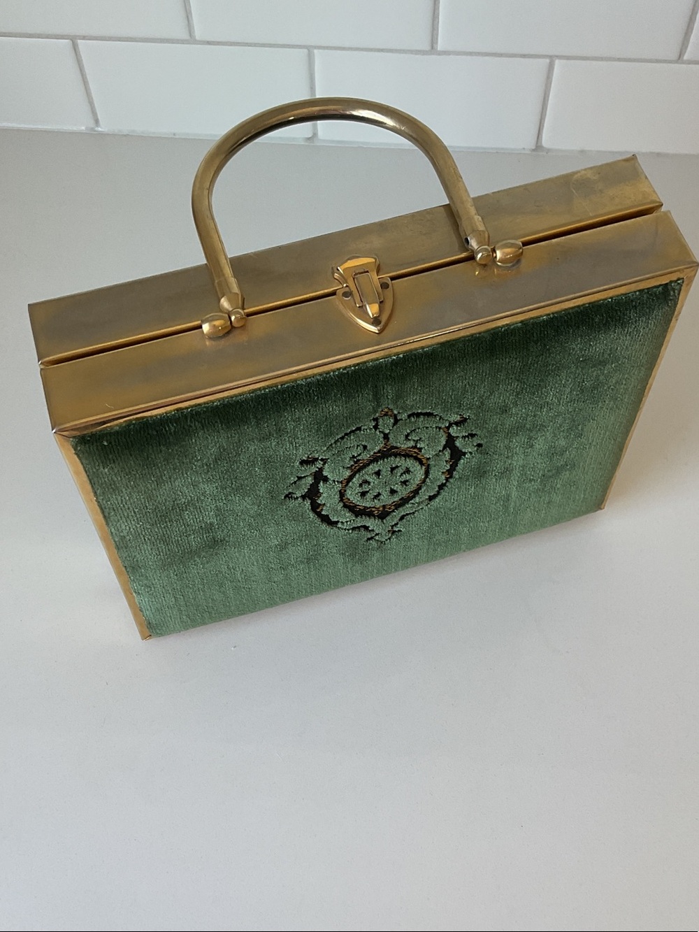 Vintage STYLECRAFT of Miami Gold Metal & Green Velvet Mid-Century Box Handbag - Picture 2 of 16